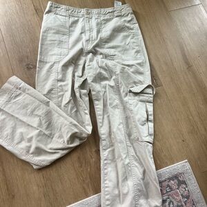 Abercrombie & Fitch women’s Tan Cargo Pants
